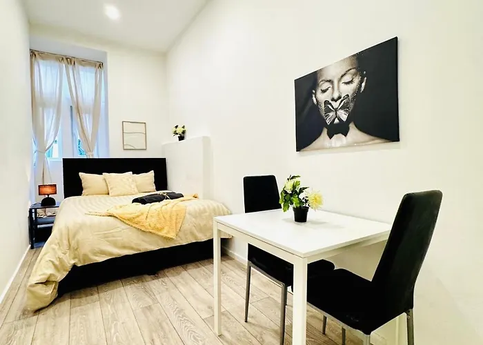 Апартаменты Private In Affordable 5-bedroom *