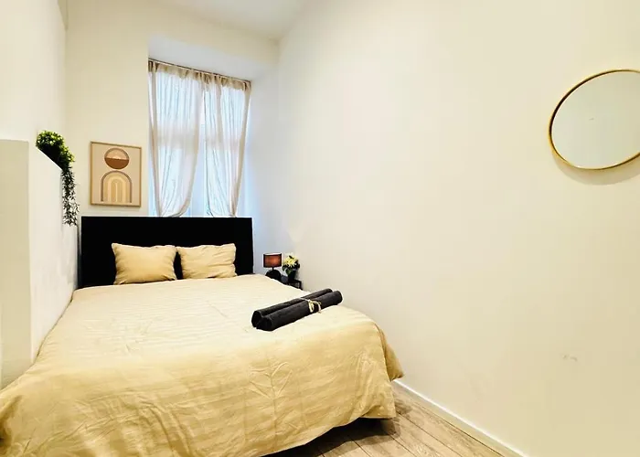 Апартаменты Private In Affordable 5-bedroom *
