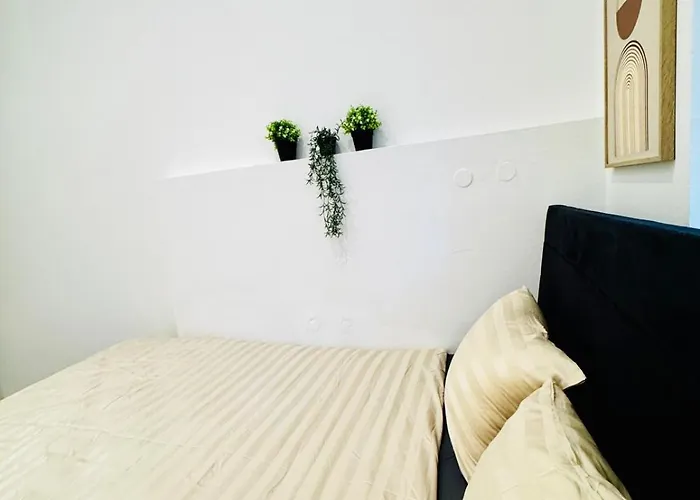 Private In Affordable 5-bedroom *