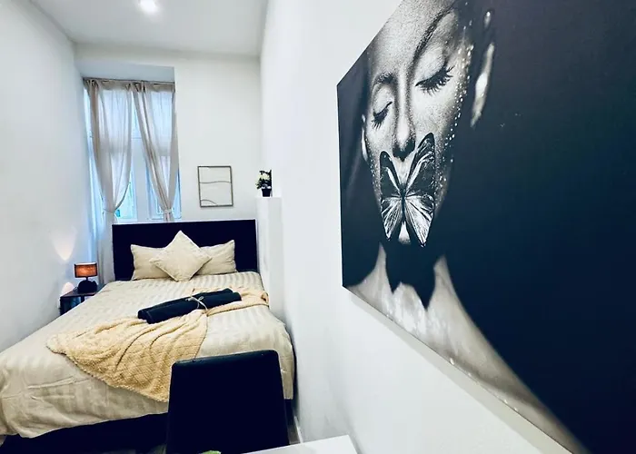 Апартаменты Private In Affordable 5-bedroom