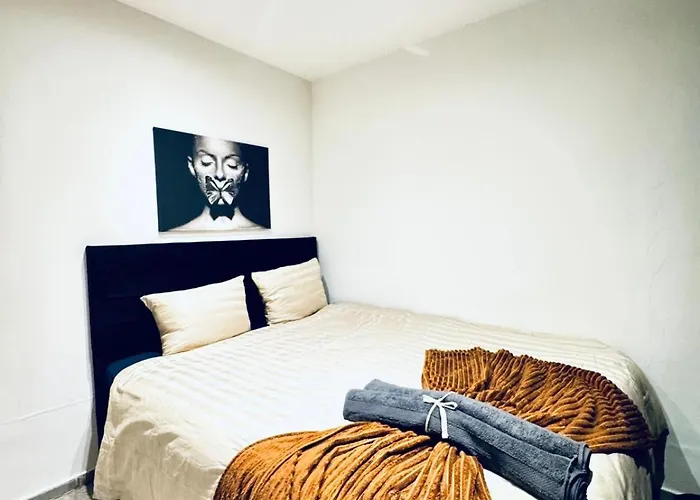 Апартаменты Private In Affordable 5-bedroom *