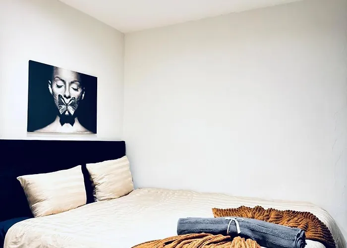 Private In Affordable 5-bedroom *