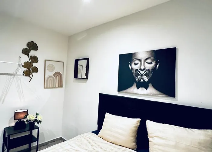 Private In Affordable 5-bedroom Апартаменты