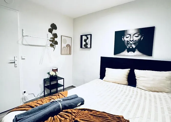 Private In Affordable 5-bedroom Апартаменты *