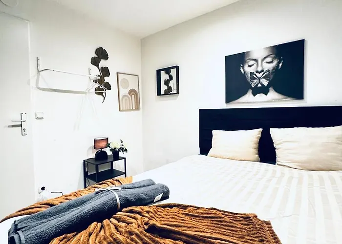 Апартаменты Private In Affordable 5-bedroom *