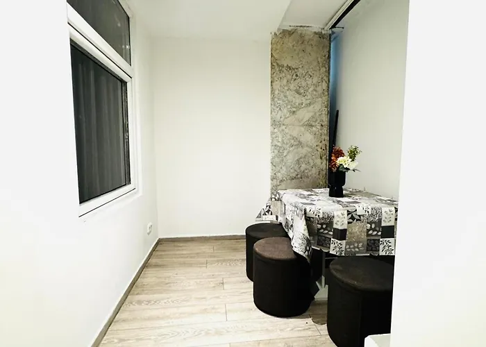 Private In Affordable 5-bedroom Апартаменты Вена